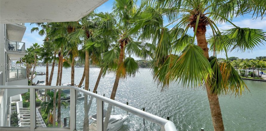 Condo à Miami Beach, Floride, 3 chambres  № 2256906