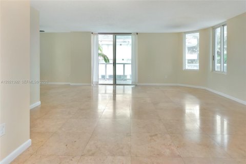 Copropriété à vendre à Miami Beach, Floride: 3 chambres, 129.13 m2 № 2256906 - photo 9