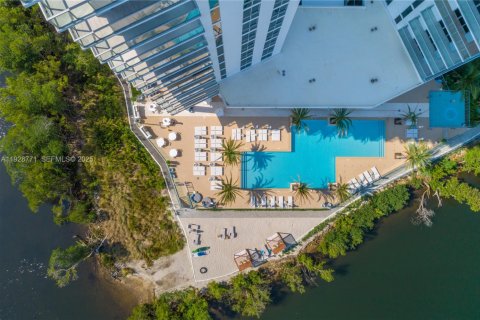 Condo in North Miami Beach, Florida, 2 bedrooms  № 1987210 - photo 26