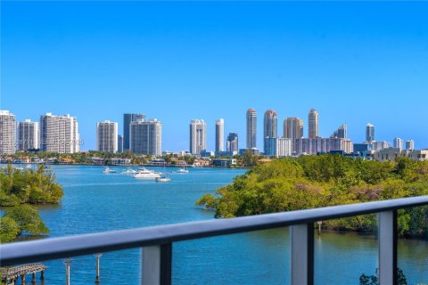 Condo in North Miami Beach, Florida, 2 bedrooms  № 1987210 - photo 20