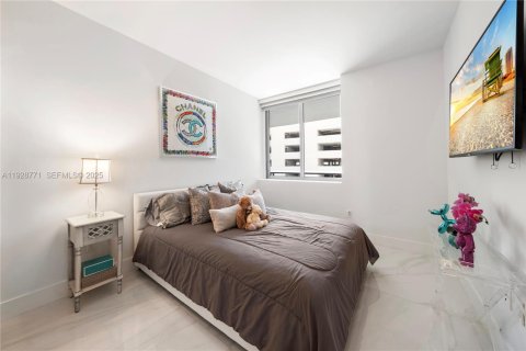 Condo in North Miami Beach, Florida, 2 bedrooms  № 1987210 - photo 14
