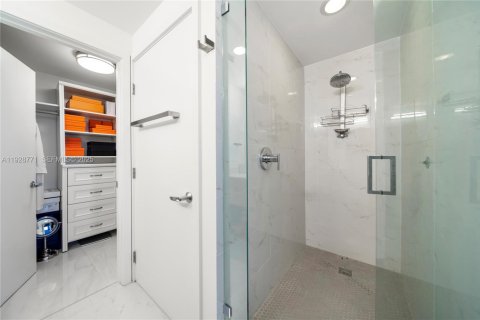 Condo in North Miami Beach, Florida, 2 bedrooms  № 1987210 - photo 12