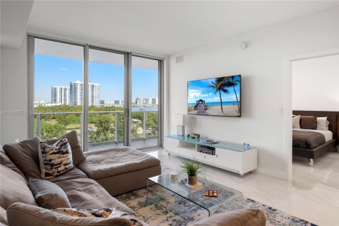 Condo in North Miami Beach, Florida, 2 bedrooms  № 1987210 - photo 6