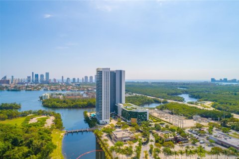 Condo in North Miami Beach, Florida, 2 bedrooms  № 1987210 - photo 24