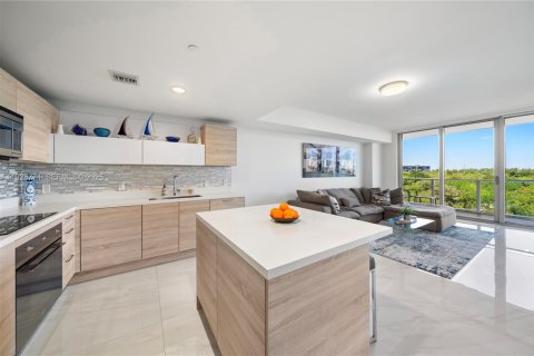 Condo in North Miami Beach, Florida, 2 bedrooms  № 1987210 - photo 4