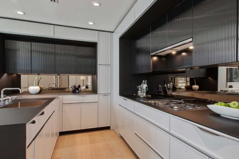 Apartment in THREE HUNDRED COLLINS in Miami Beach, Florida 3 bedrooms, 235 sq.m. № 69772 - photo 1