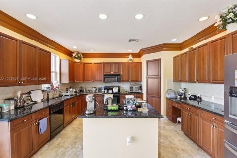 Casa en venta en Miramar, Florida, 5 dormitorios, 337.05 m2 № 1993929 - foto 9