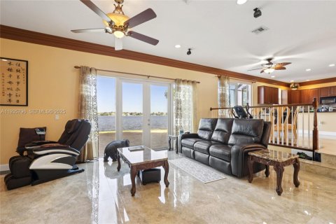 Casa en venta en Miramar, Florida, 5 dormitorios, 337.05 m2 № 1993929 - foto 13