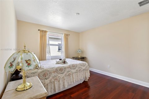 Casa en venta en Miramar, Florida, 5 dormitorios, 337.05 m2 № 1993929 - foto 29