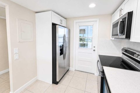Copropriété à louer à Pompano Beach, Floride: 3 chambres, 129.13 m2 № 2078691 - photo 3