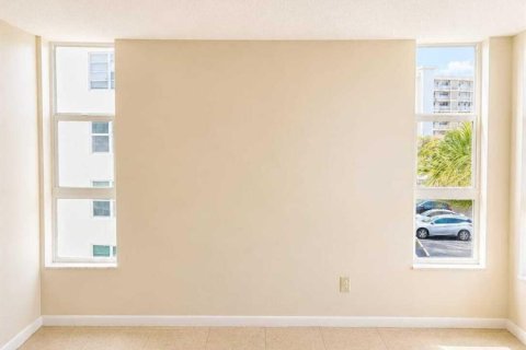 Copropriété à louer à Pompano Beach, Floride: 3 chambres, 129.13 m2 № 2078691 - photo 11