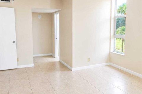 Copropriété à louer à Pompano Beach, Floride: 3 chambres, 129.13 m2 № 2078691 - photo 9
