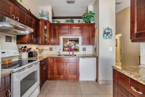 House in Tarpon Springs, Florida 2 bedrooms, 109.35 sq.m. № 1718729 - photo 6