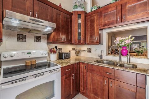 House in Tarpon Springs, Florida 2 bedrooms, 109.35 sq.m. № 1718729 - photo 7