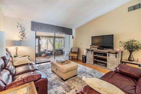 House in Tarpon Springs, Florida 2 bedrooms, 109.35 sq.m. № 1718729 - photo 10