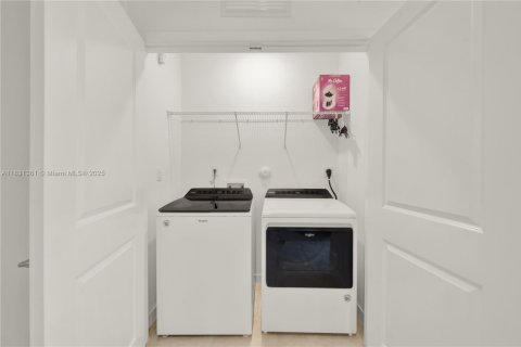 Adosado en venta en Florida City, Florida, 2 dormitorios, 112.23 m2 № 1807874 - foto 6