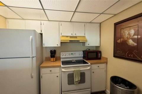 Condo in Haines City, Florida, 2 bedrooms  № 1552276 - photo 8
