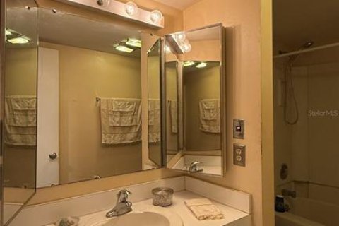 Condo in Haines City, Florida, 2 bedrooms  № 1552276 - photo 17