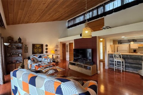 Condo in Haines City, Florida, 2 bedrooms  № 1552276 - photo 12