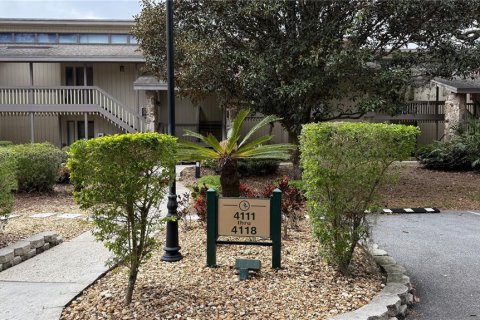 Condo in Haines City, Florida, 2 bedrooms  № 1552276 - photo 1