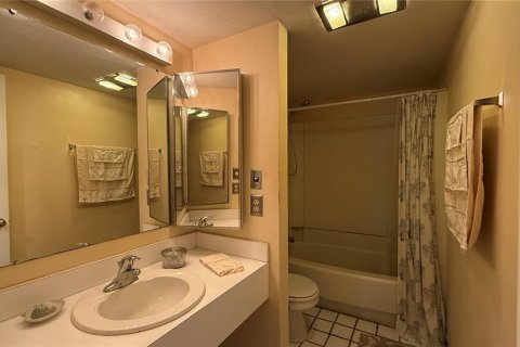 Condo in Haines City, Florida, 2 bedrooms  № 1552276 - photo 16