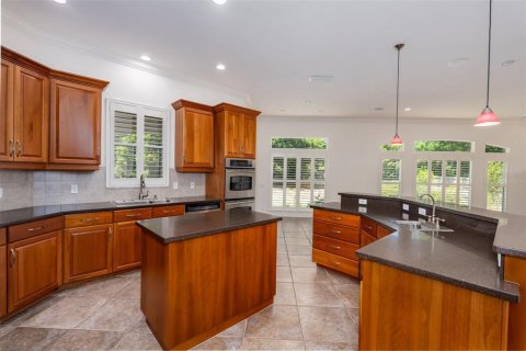 House in Gainesville, Florida 4 bedrooms, 289.3 sq.m. № 1648936 - photo 13