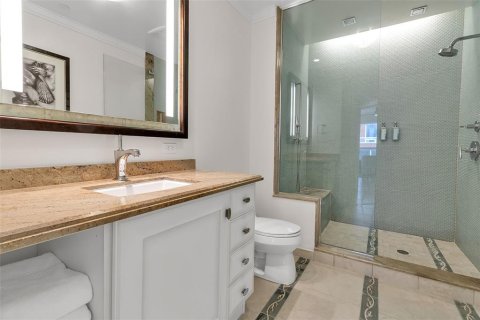Купить кондоминиум в Сарасота, Флорида 6 комнат, 176.51м2, № 2108382 - фото 17
