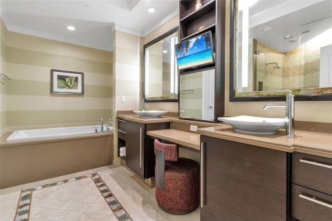 Купить кондоминиум в Сарасота, Флорида 6 комнат, 176.51м2, № 2108382 - фото 12