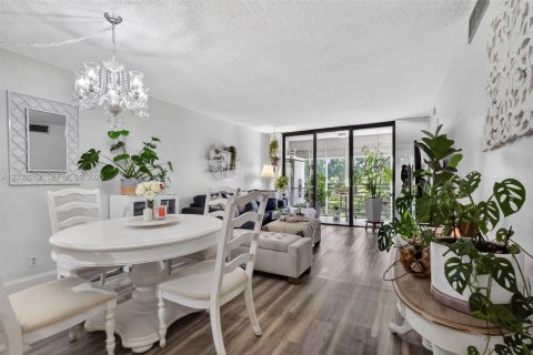 Condo à Tamarac, Floride, 2 chambres  № 2077987
