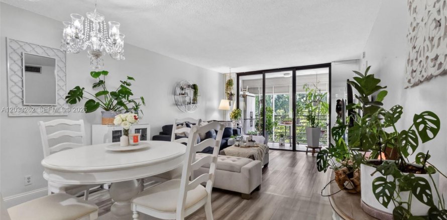 Condo à Tamarac, Floride, 2 chambres  № 2077987