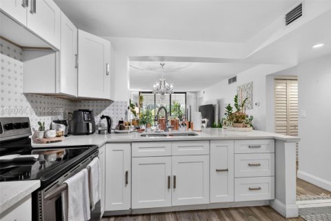 Copropriété à vendre à Tamarac, Floride: 2 chambres, 80.36 m2 № 2077987 - photo 3