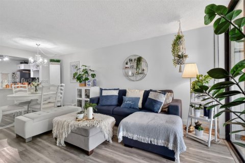 Copropriété à vendre à Tamarac, Floride: 2 chambres, 80.36 m2 № 2077987 - photo 14