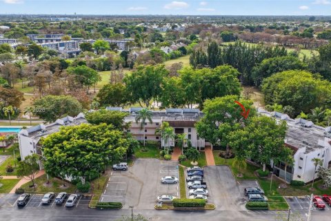 Copropriété à vendre à Tamarac, Floride: 2 chambres, 80.36 m2 № 2077987 - photo 25