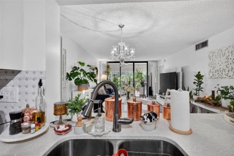 Copropriété à vendre à Tamarac, Floride: 2 chambres, 80.36 m2 № 2077987 - photo 9