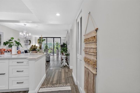 Copropriété à vendre à Tamarac, Floride: 2 chambres, 80.36 m2 № 2077987 - photo 4