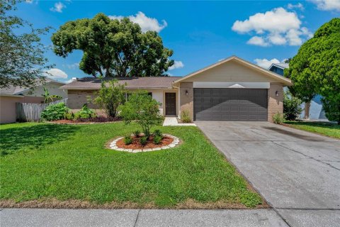 Casa en venta en Brandon, Florida, 3 dormitorios, 129.78 m2 № 1902624 - foto 2