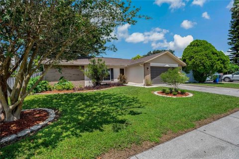 Casa en venta en Brandon, Florida, 3 dormitorios, 129.78 m2 № 1902624 - foto 1