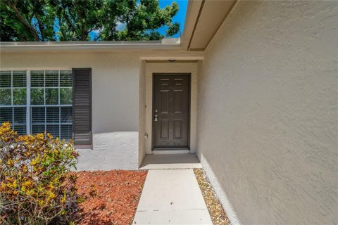 Casa en venta en Brandon, Florida, 3 dormitorios, 129.78 m2 № 1902624 - foto 4