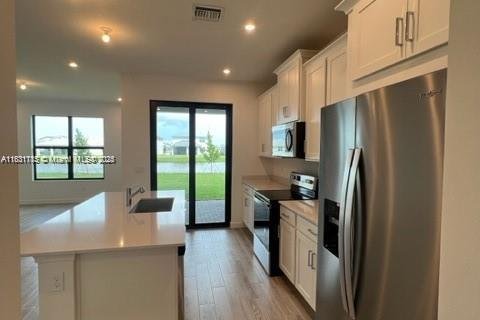 Townhouse in Port St. Lucie, Florida 3 bedrooms, 155.52 sq.m. № 2039777 - photo 3