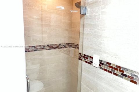 Снять в аренду квартиру в Майами-Бич, Флорида 2 спальни, 92.9м2, № 2066151 - фото 6