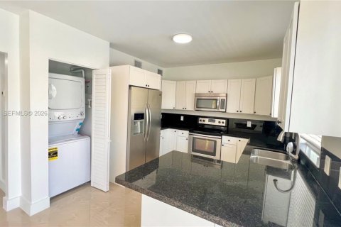 Снять в аренду квартиру в Майами-Бич, Флорида 2 спальни, 92.9м2, № 2066151 - фото 9