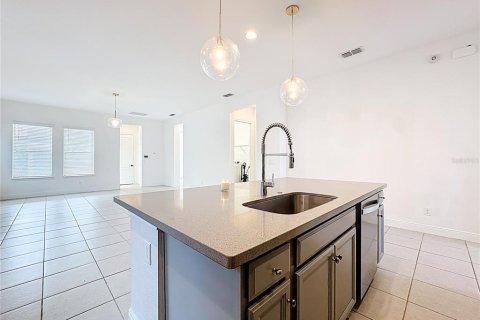 House in Orlando, Florida 4 bedrooms, 190.82 sq.m. № 1912960 - photo 11