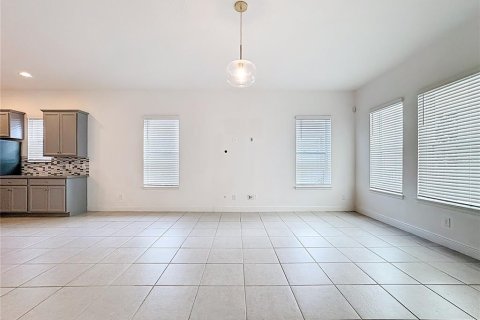 House in Orlando, Florida 4 bedrooms, 190.82 sq.m. № 1912960 - photo 17