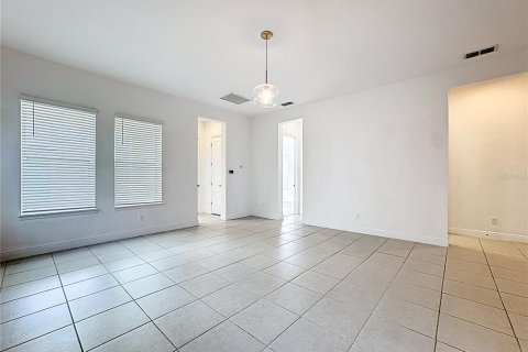 House in Orlando, Florida 4 bedrooms, 190.82 sq.m. № 1912960 - photo 15