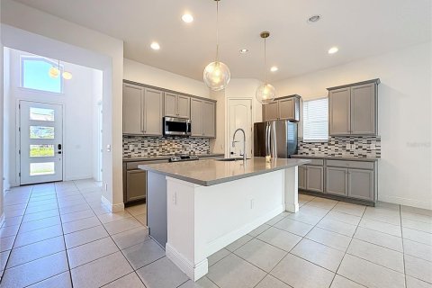 House in Orlando, Florida 4 bedrooms, 190.82 sq.m. № 1912960 - photo 8
