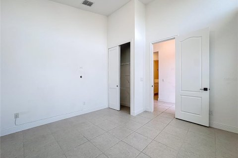 House in Orlando, Florida 4 bedrooms, 190.82 sq.m. № 1912960 - photo 20