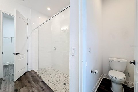 House in Orlando, Florida 4 bedrooms, 190.82 sq.m. № 1912960 - photo 27