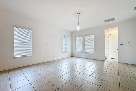 House in Orlando, Florida 4 bedrooms, 190.82 sq.m. № 1912960 - photo 14