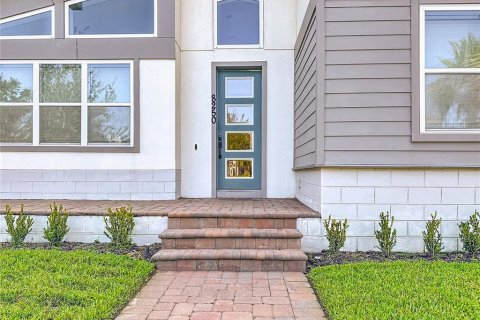 House in Orlando, Florida 4 bedrooms, 190.82 sq.m. № 1912960 - photo 2