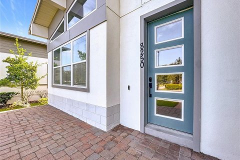 House in Orlando, Florida 4 bedrooms, 190.82 sq.m. № 1912960 - photo 3